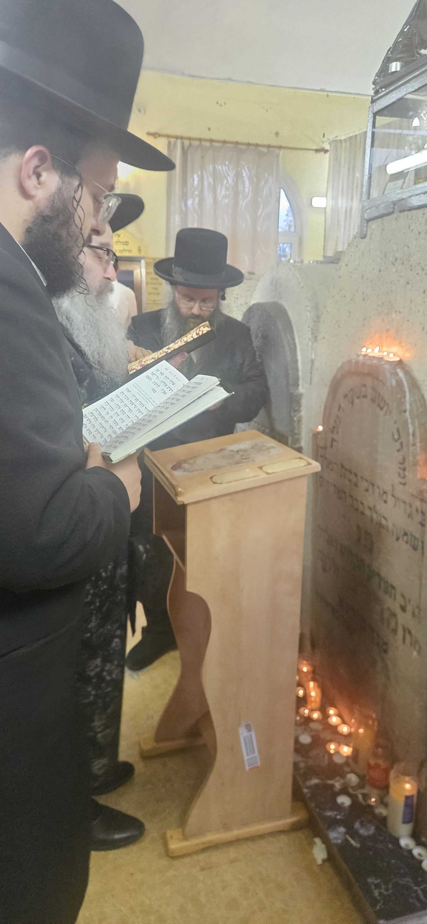 האדמו"ר מנדבורנה אלעד במסע תשעת הימים