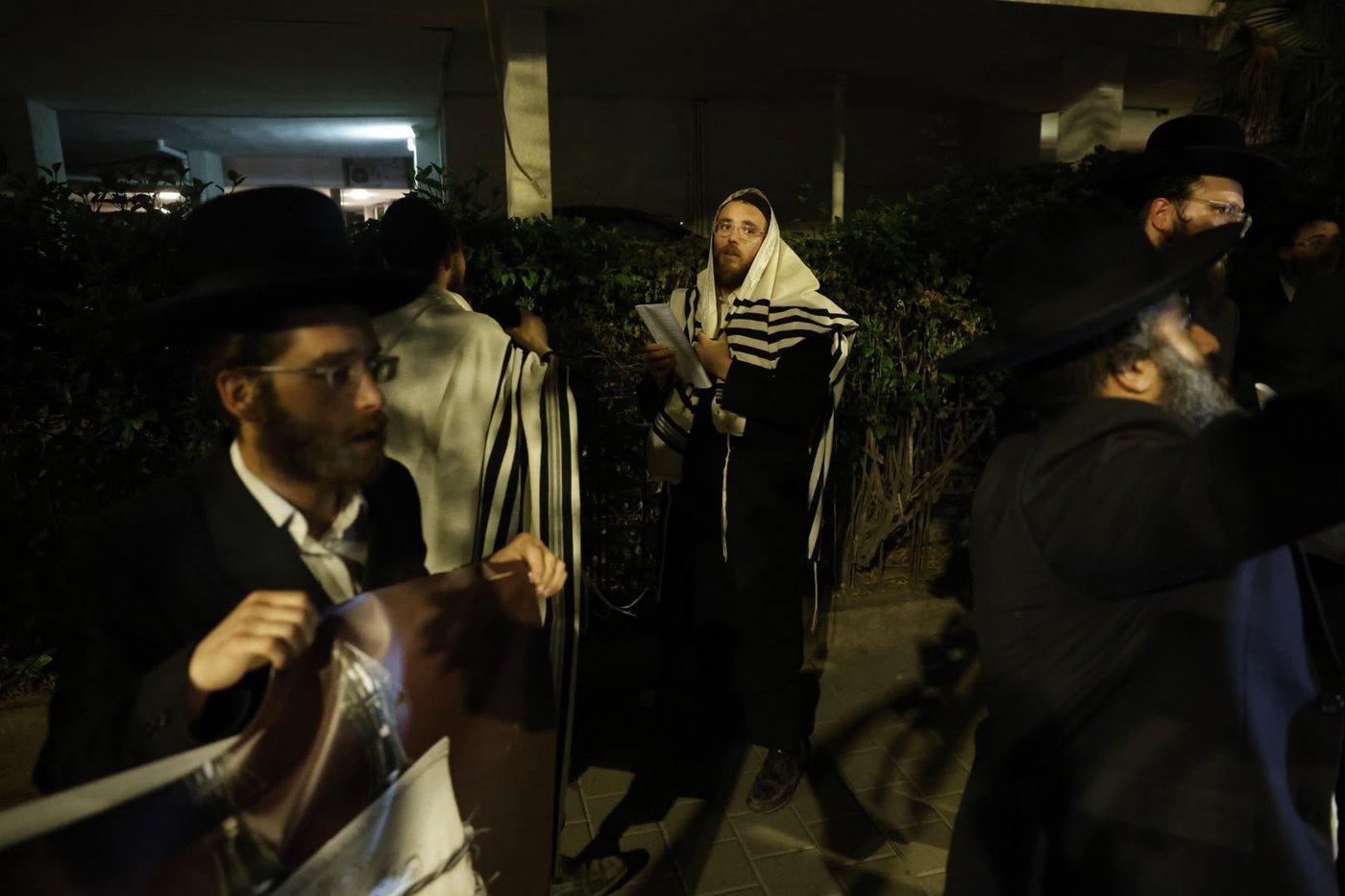 הפגנת גור מול ביתה של היועשית