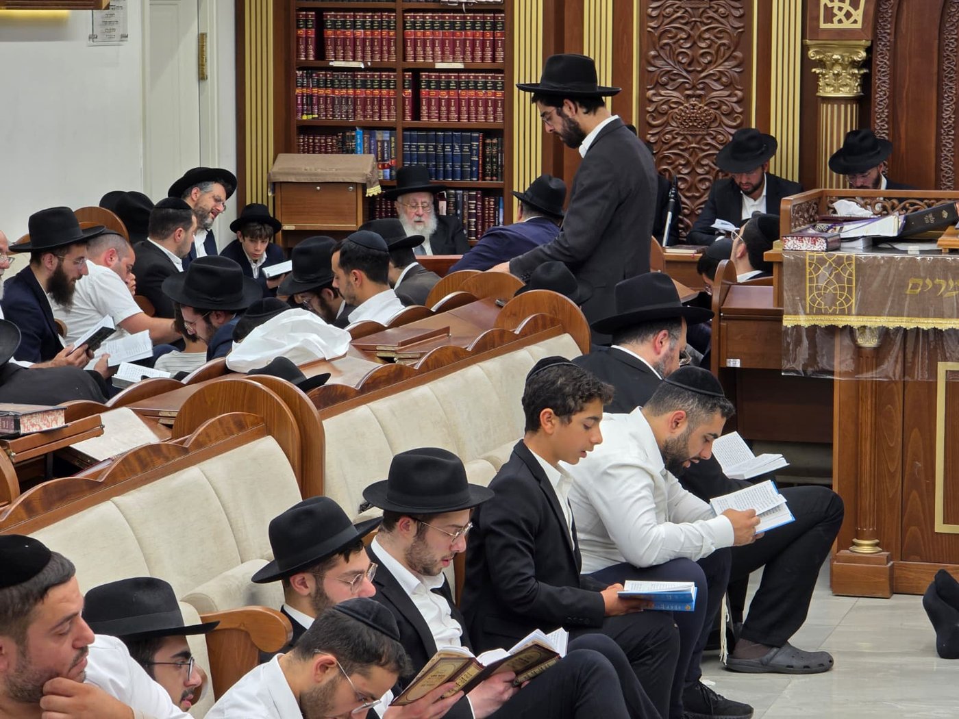 הראשל"צ הגר"י יוסף בליל תשעה באב