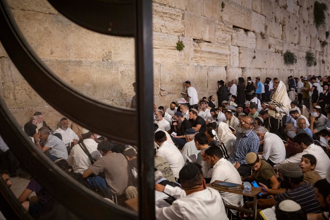 ליל תשעה באב בכותל המערבי