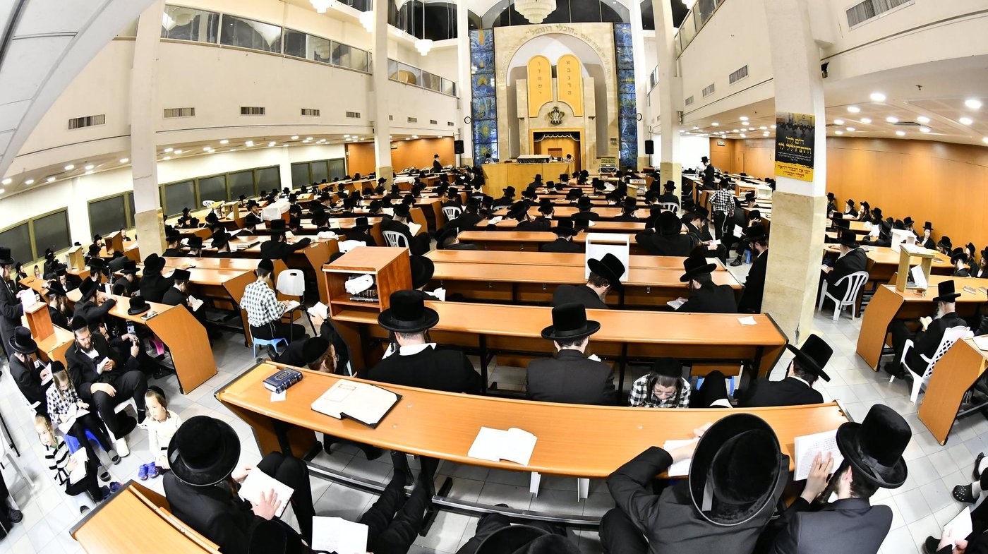 האדמו"ר מנדבורנה בליל תשעה באב