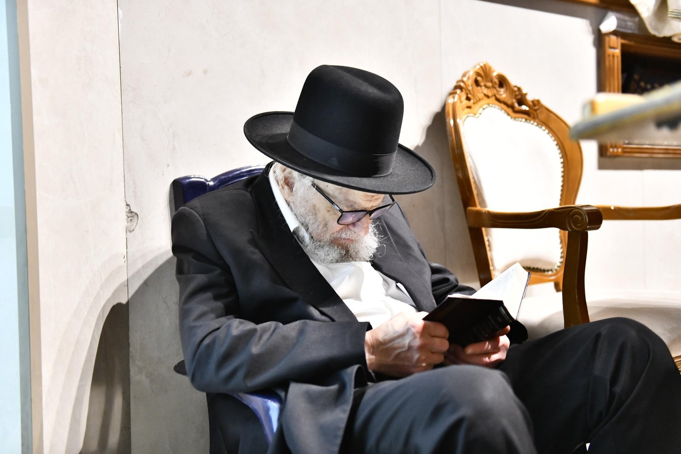 הגרמ"ה הירש והגר"ש זקס בליל תשעה באב