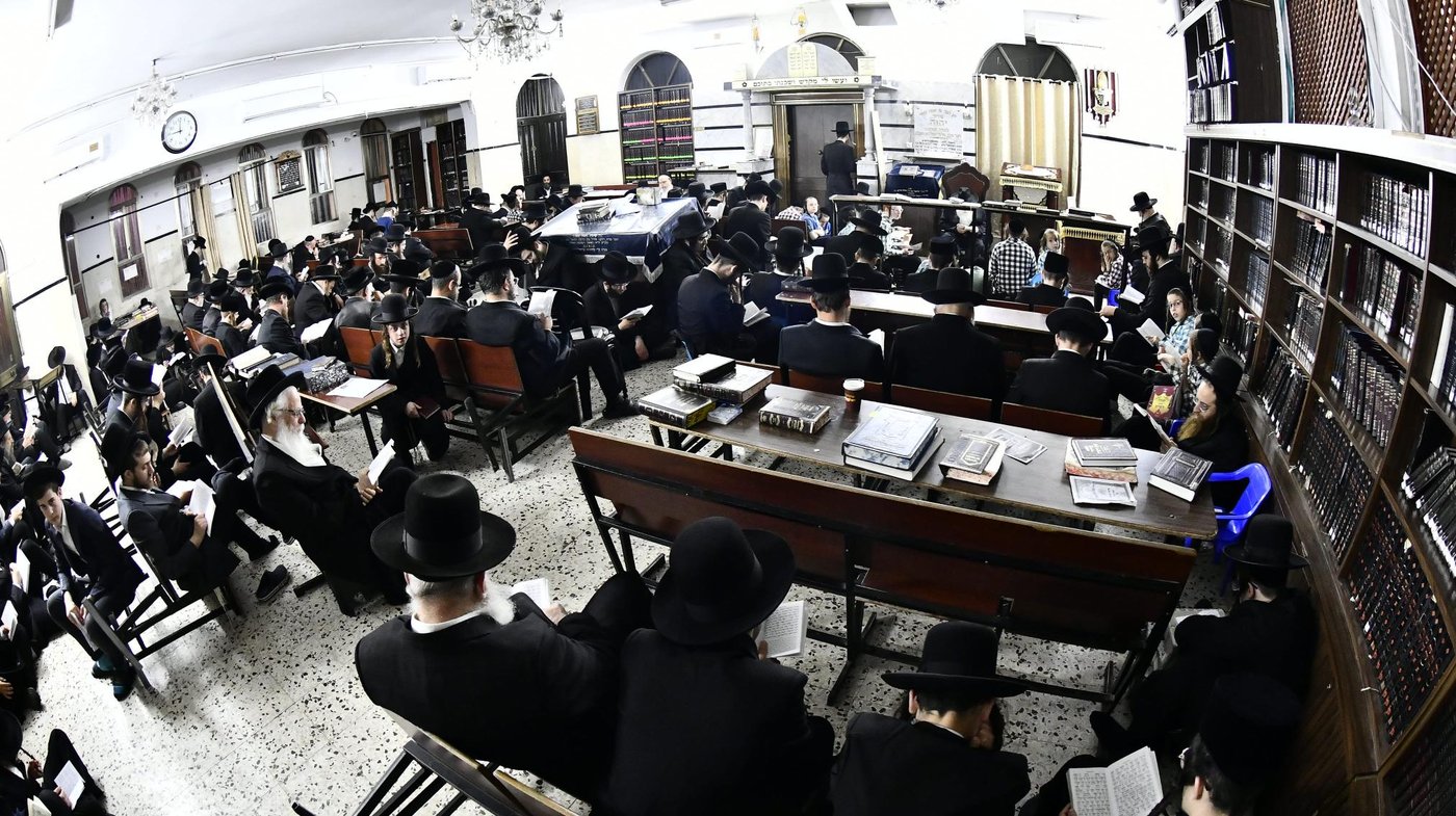 האדמו"ר ממודז'יץ בליל תשעה באב