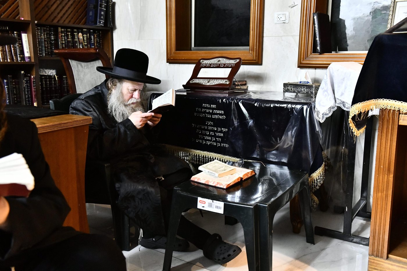 האדמו"ר מקוזמיר בליל תשעה באב