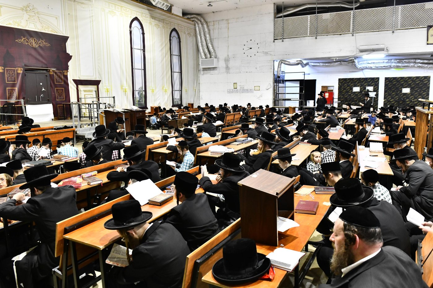 אדמו"ר ממחנובקא בעלזא בליל תשעה באב