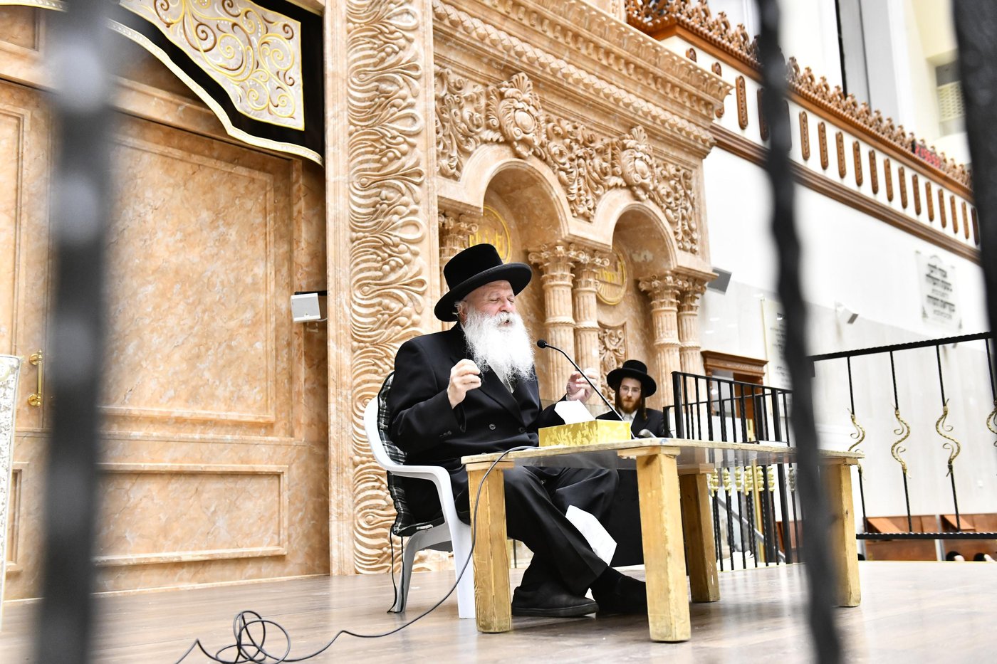 הגה"צ רבי אהרן טוסיג בליל תשעה באב
