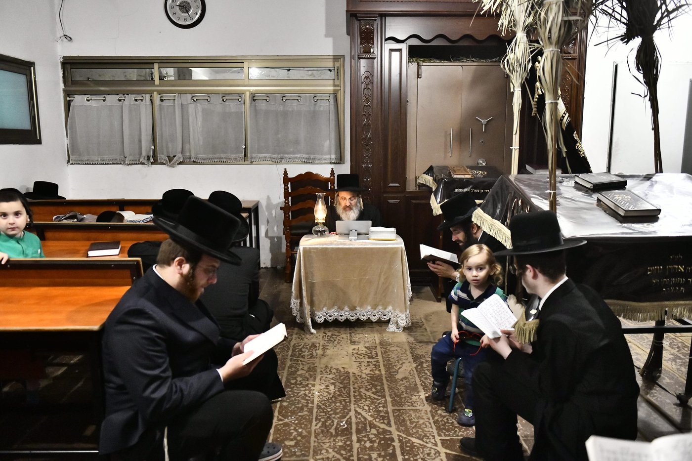 האדמו"ר מזוטשקא אמסנא בליל תשעה באב
