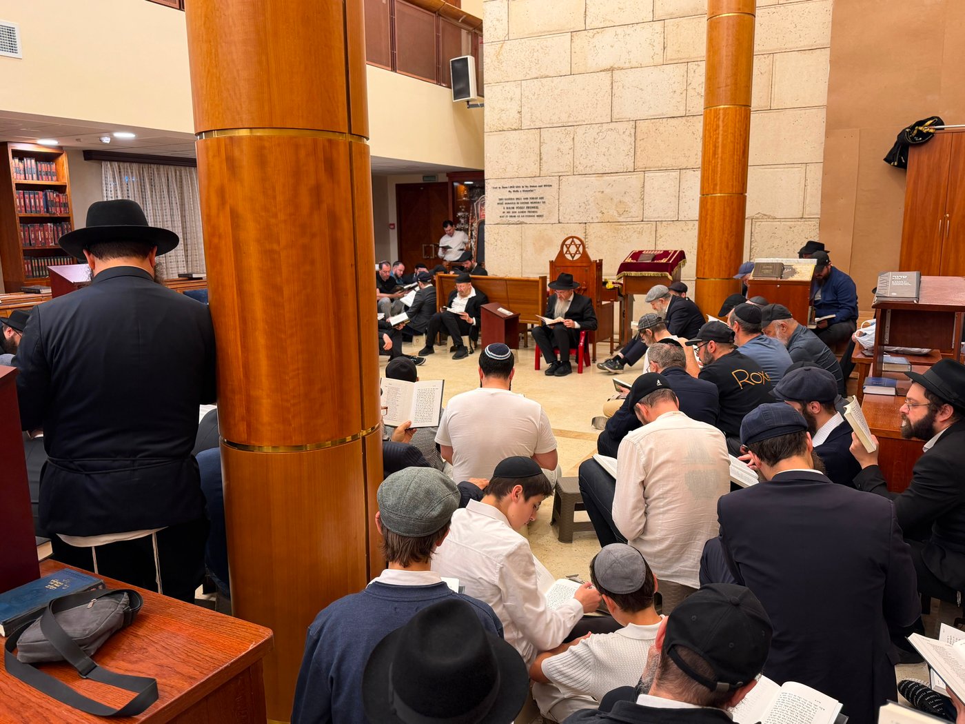 הגר"ב לאזאר בליל תשעה באב