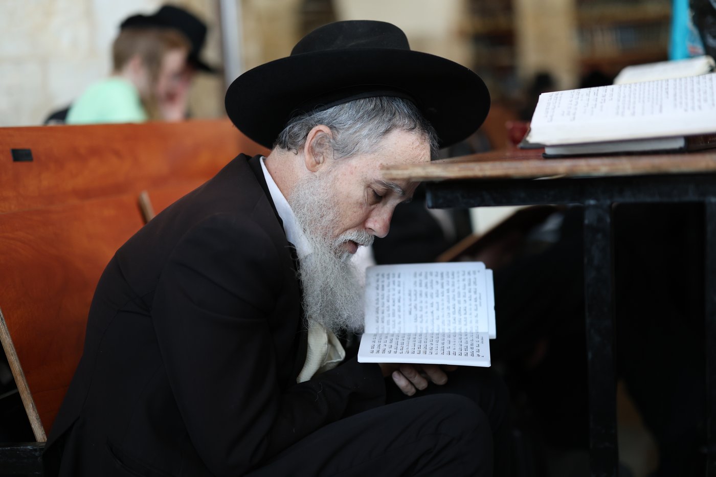 תשעה באב אצל האדמו"ר מלעלוב בצפת
