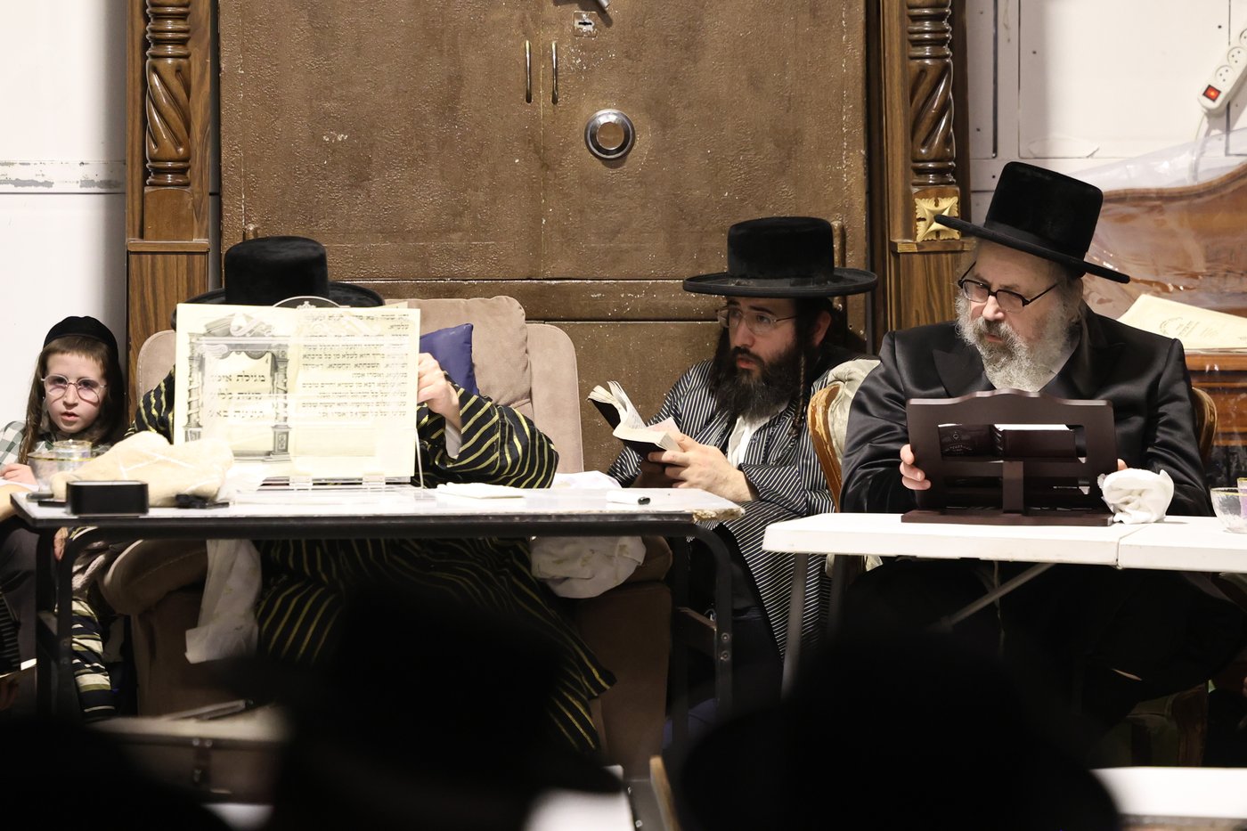 האדמו"רים מתולדות אברהם יצחק וויז'ניץ לונדון בליל תשעה באב