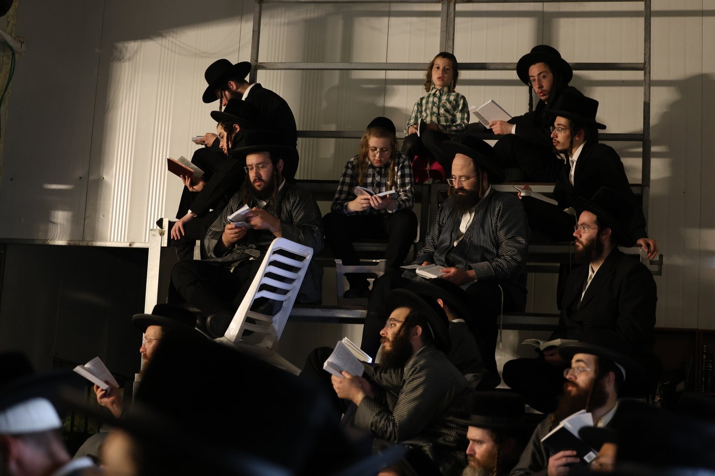האדמו"רים מתולדות אברהם יצחק וויז'ניץ לונדון בליל תשעה באב