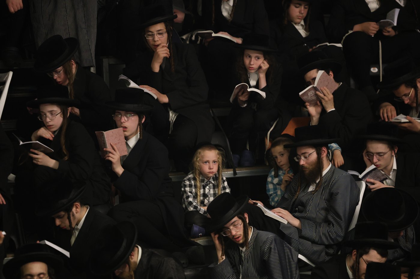האדמו"רים מתולדות אברהם יצחק וויז'ניץ לונדון בליל תשעה באב