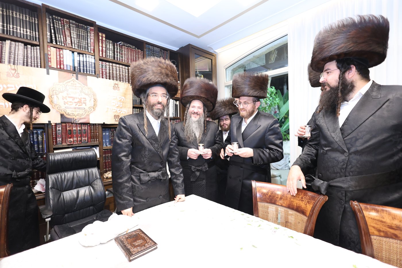 האדמו"ר מזוועהיל בשבת בכותל המערבי