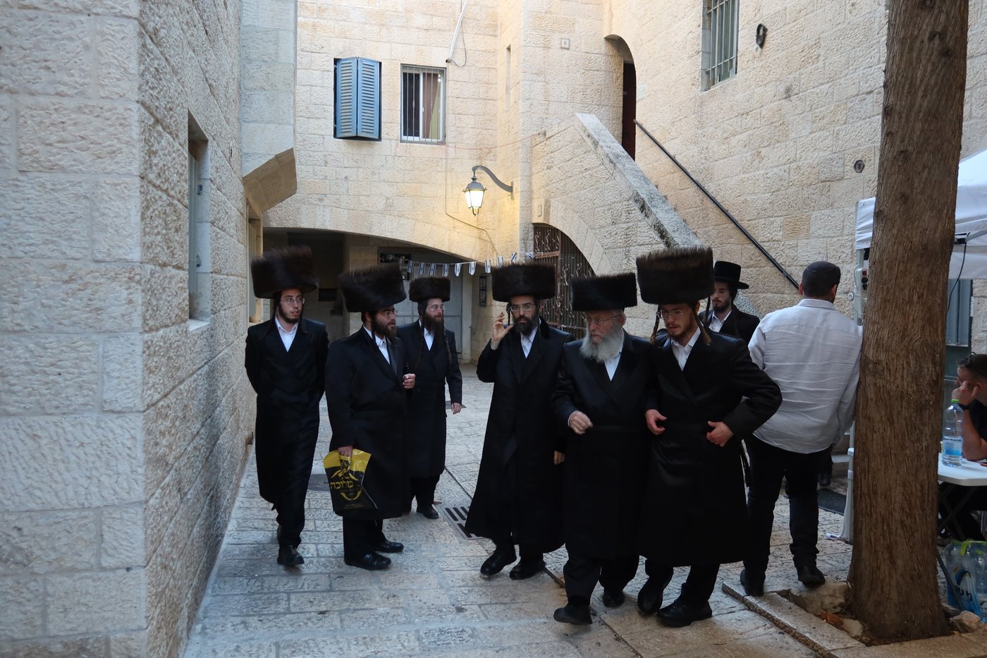 האדמו"ר מזוועהיל בשבת בכותל המערבי
