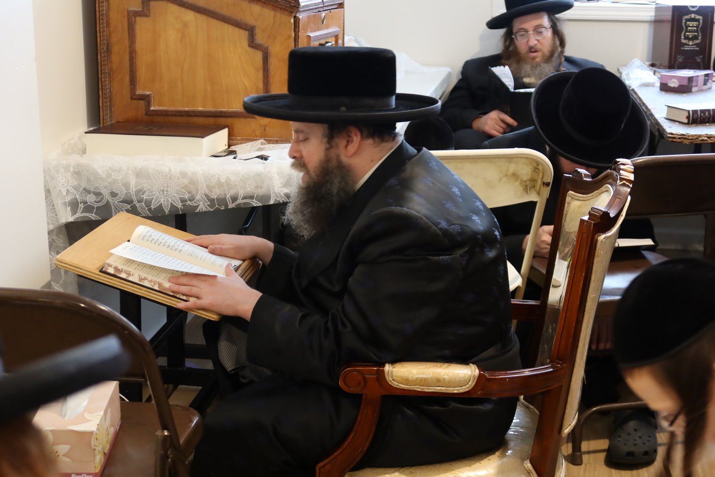 תשעה באב אצל האדמו"ר מקרעטשניף סיגעט ווילאמסבורג