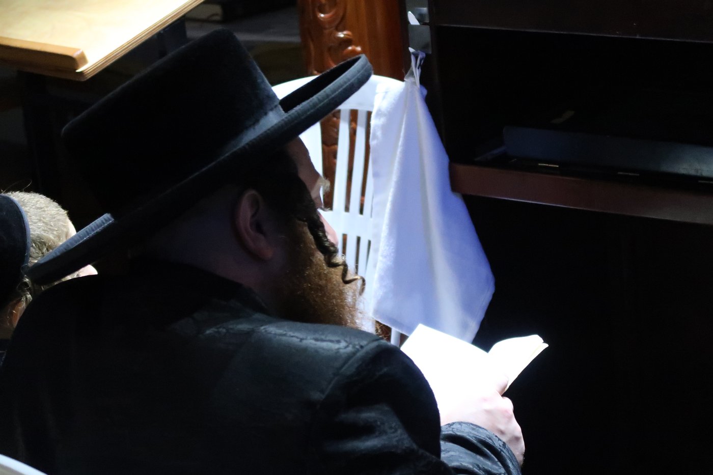 מגילת איכה וקידוש לבנה מוצאי ת"ב בחצה"ק מיאלען