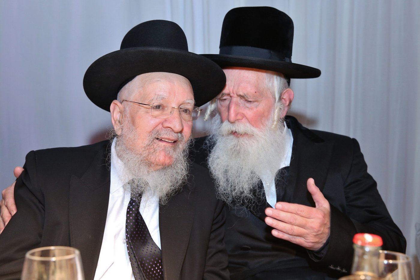 הגאון רבי אברהם מנחם עם הגרי"ד גרוסמן