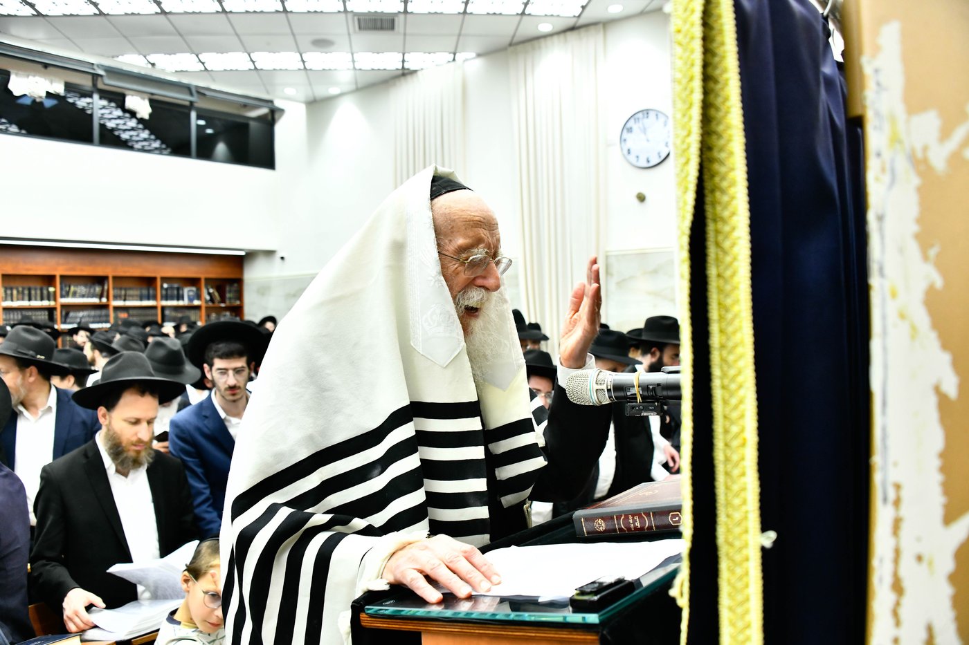 עצרת תפילה בבית השם