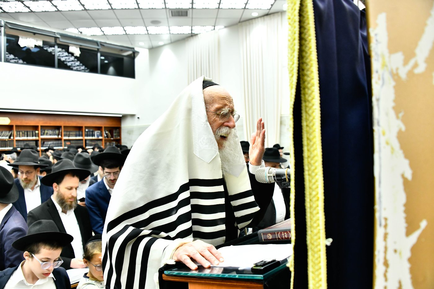 עצרת תפילה בבית השם