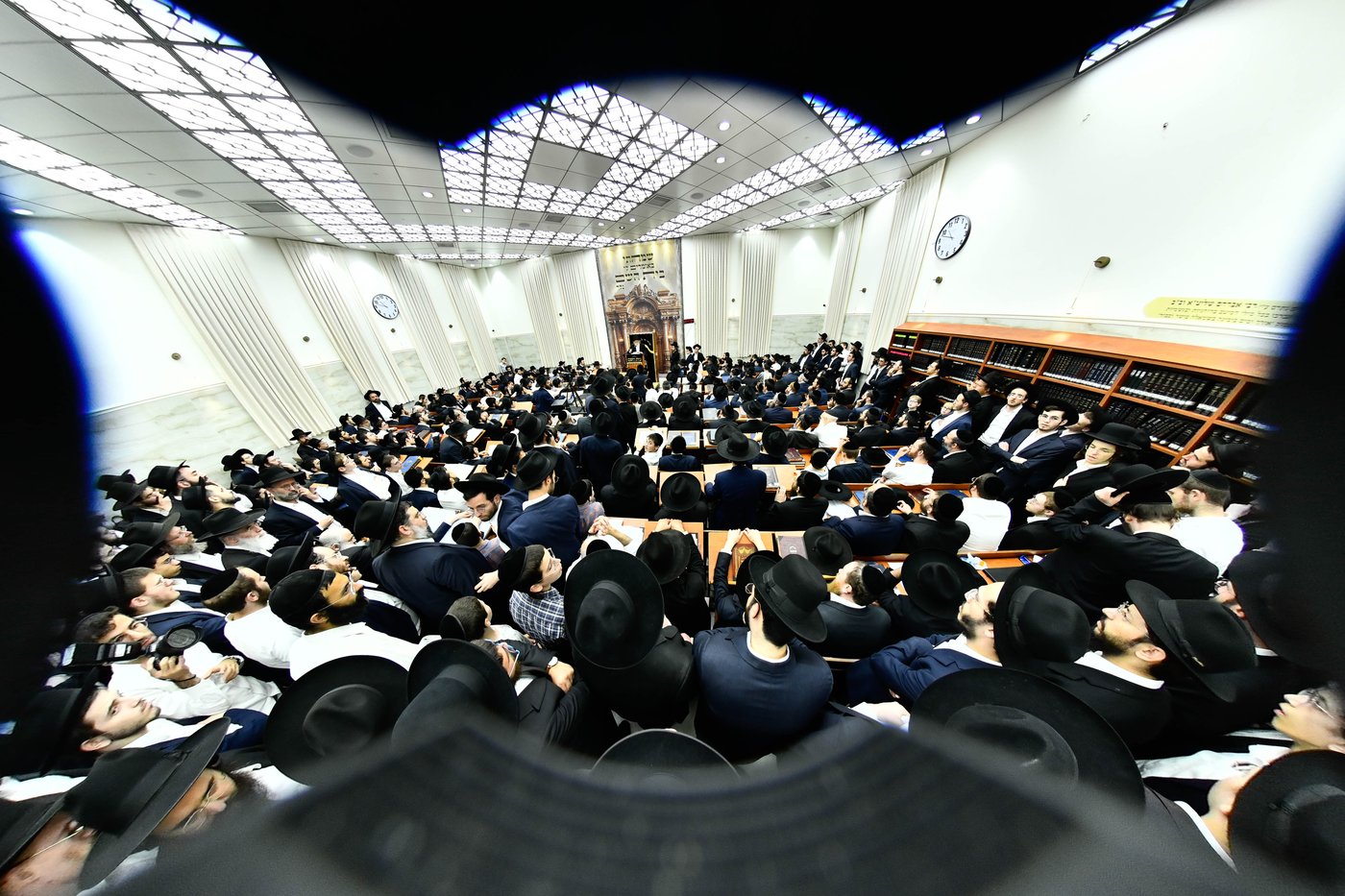 עצרת תפילה בבית השם