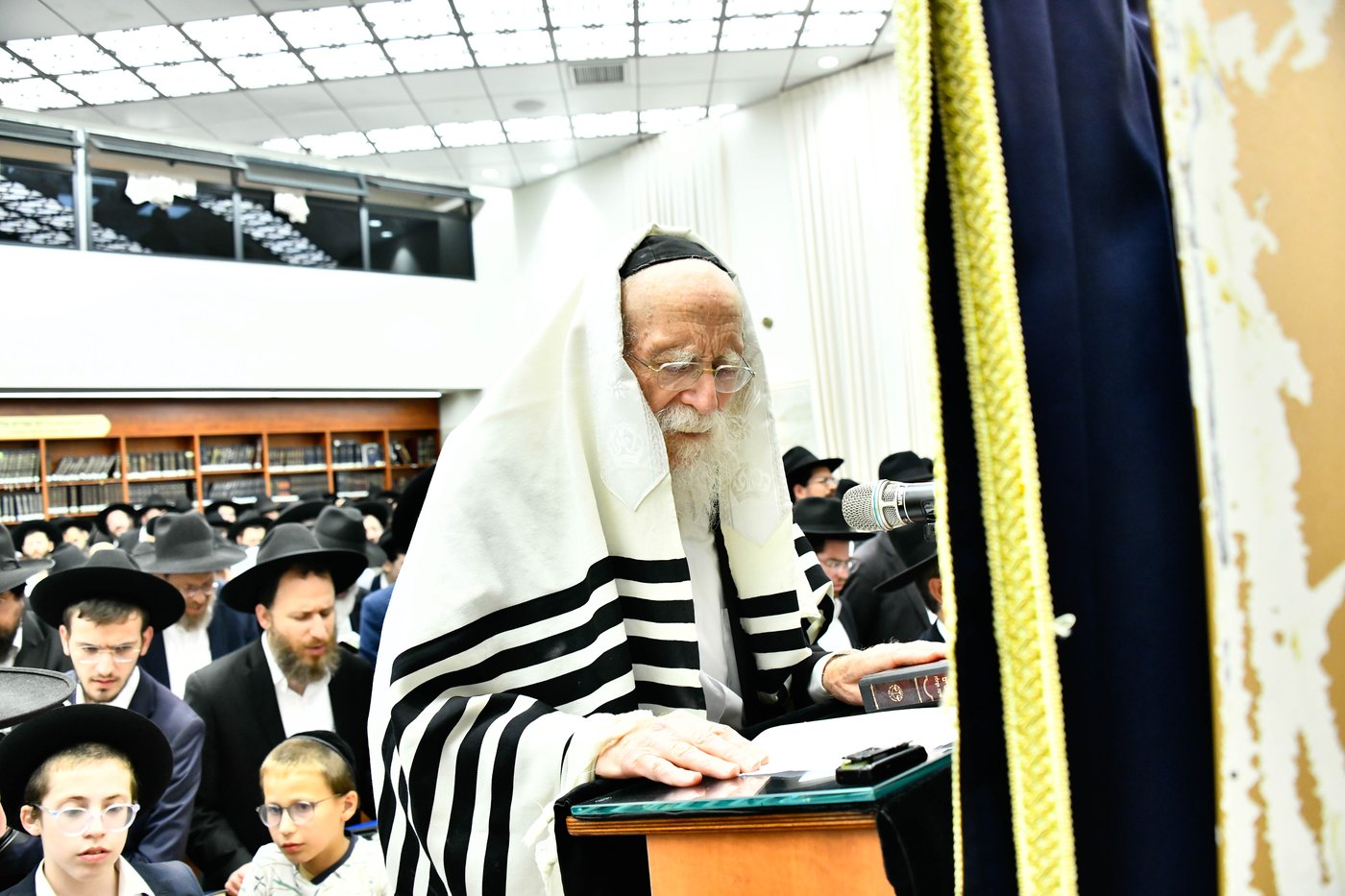 עצרת תפילה בבית השם