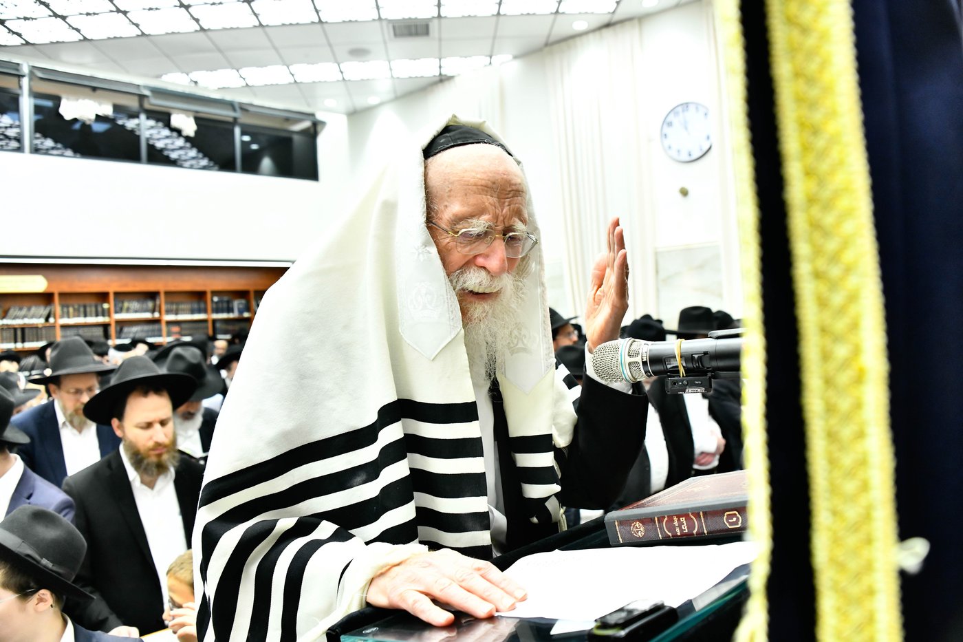 עצרת תפילה בבית השם