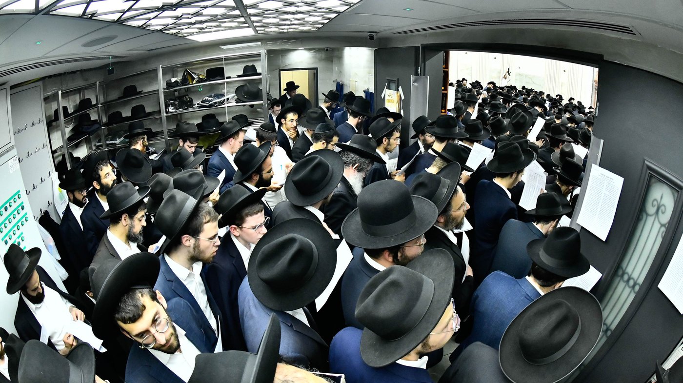 עצרת תפילה בבית השם