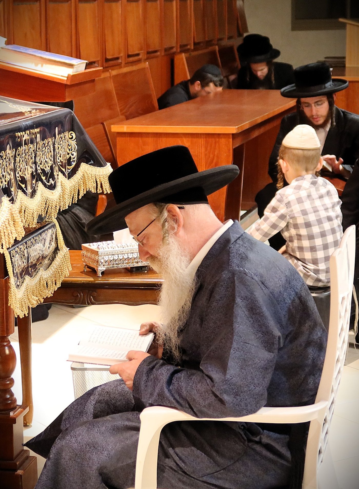 תשעה באב בחצה"ק קרעטשניף קרית גת