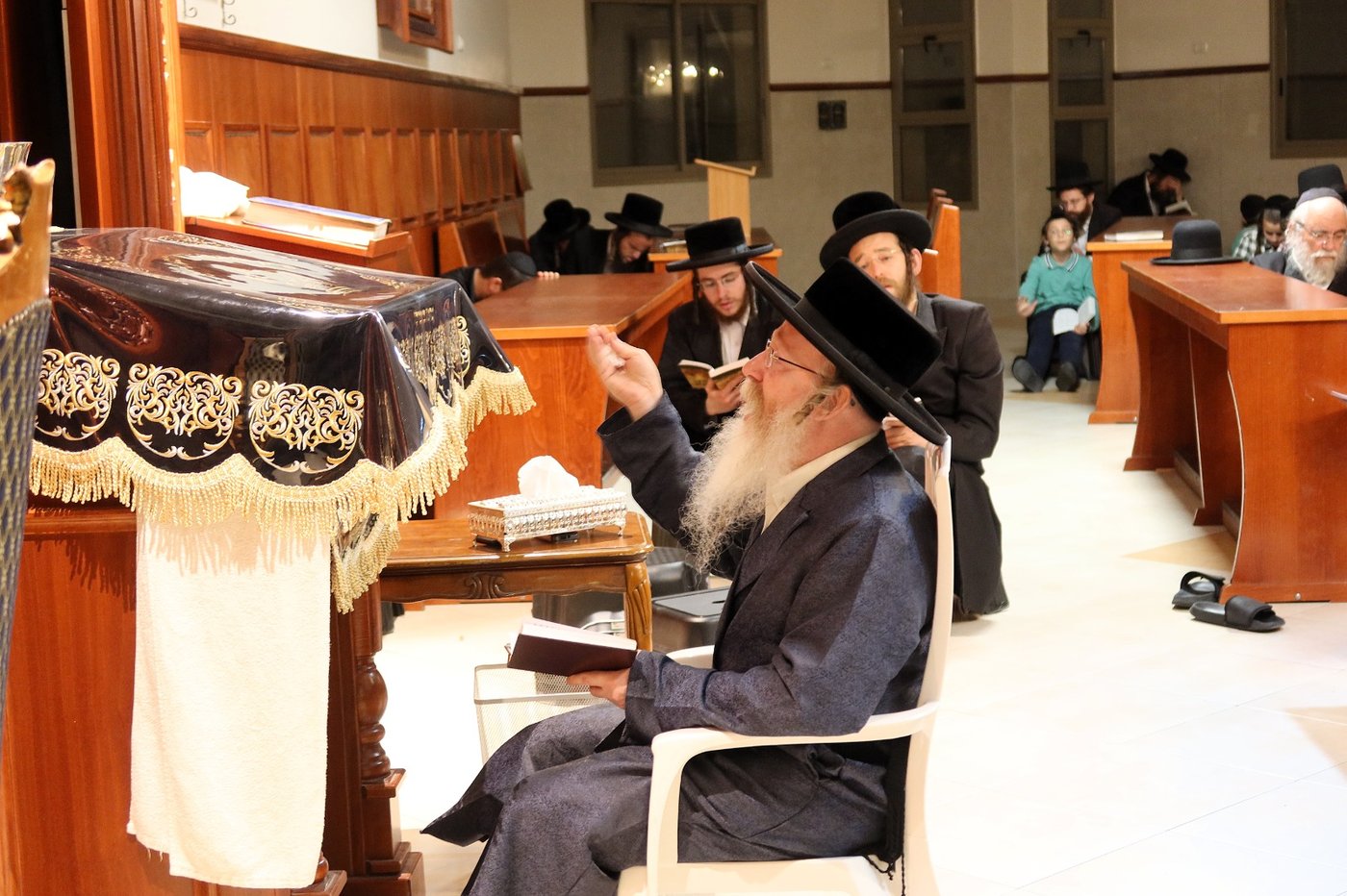 תשעה באב בחצה"ק קרעטשניף קרית גת