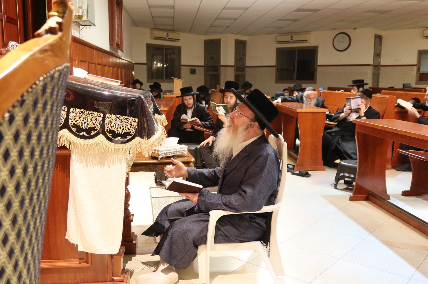 תשעה באב בחצה"ק קרעטשניף קרית גת