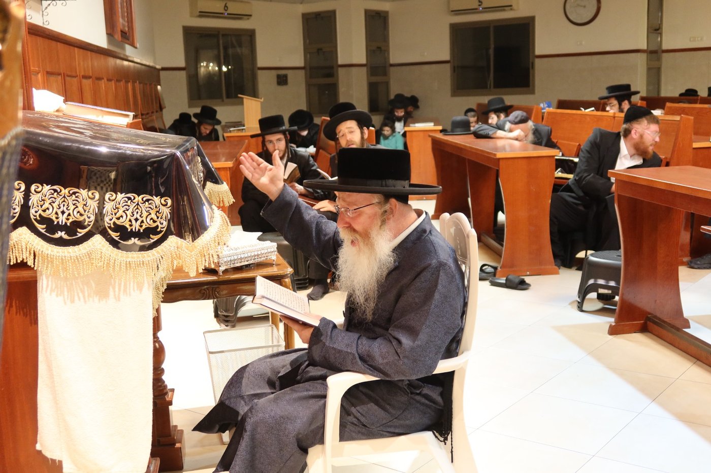 תשעה באב בחצה"ק קרעטשניף קרית גת