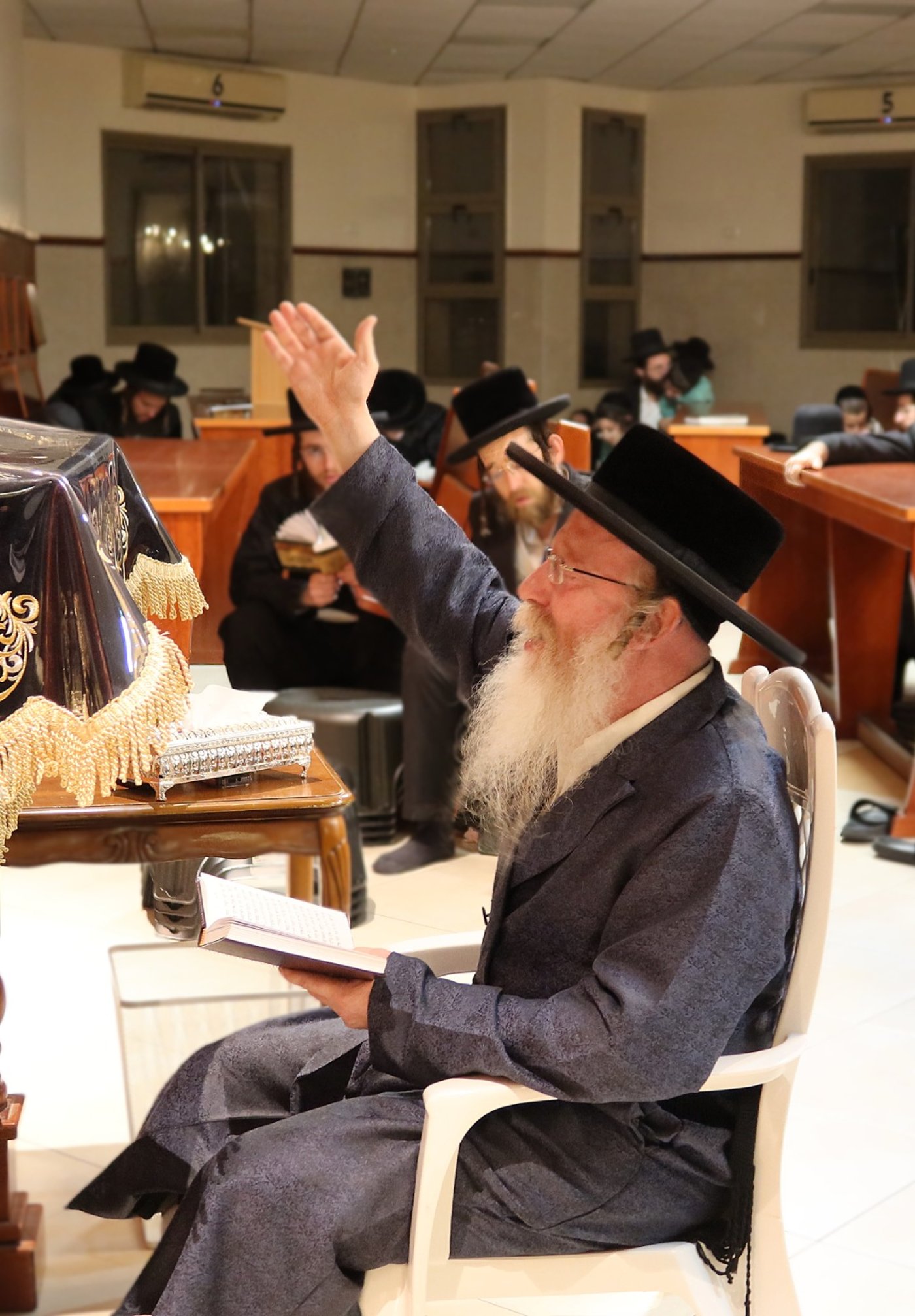 תשעה באב בחצה"ק קרעטשניף קרית גת