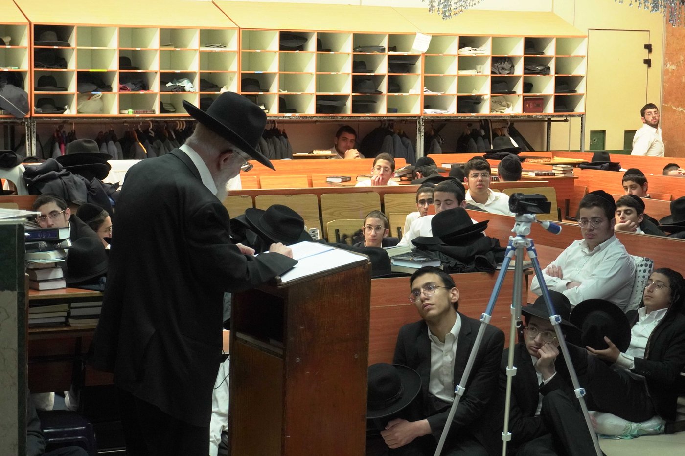 תשעה באב אצל הגר"צ מאזוז