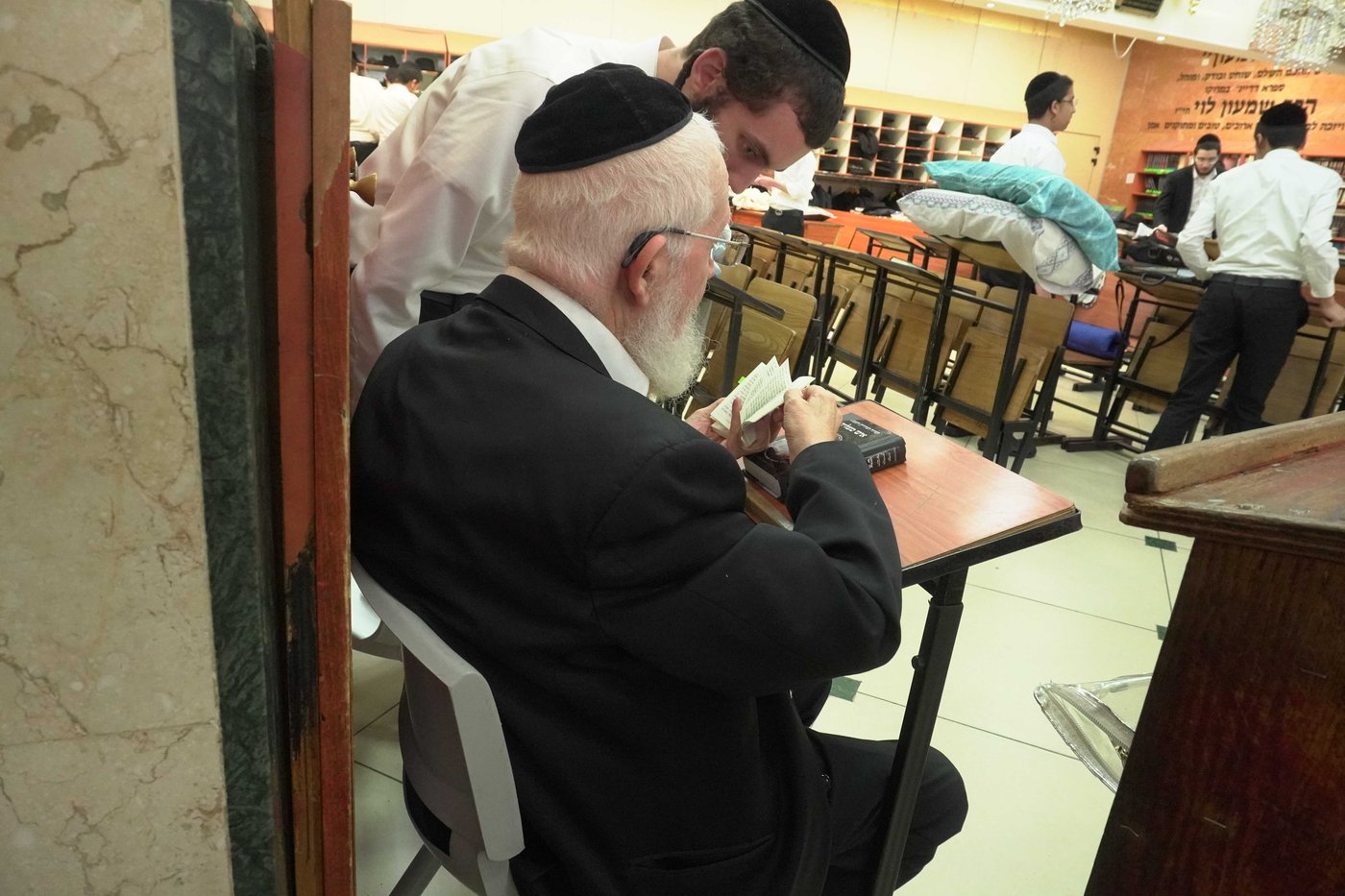 תשעה באב אצל הגר"צ מאזוז