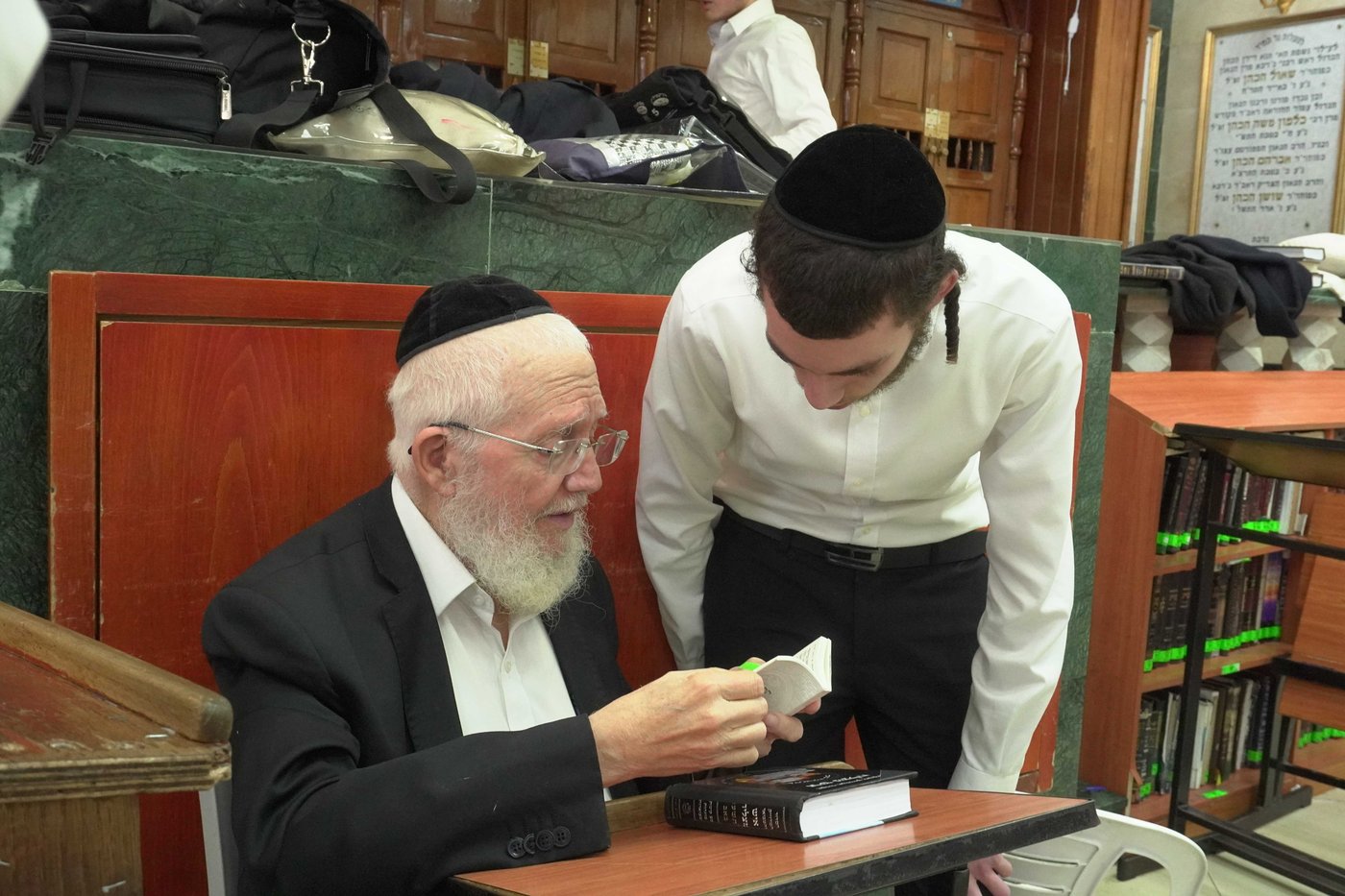 תשעה באב אצל הגר"צ מאזוז