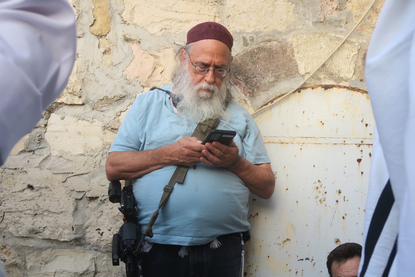 כניסה לקבר עתניאל בן קנז בחברון