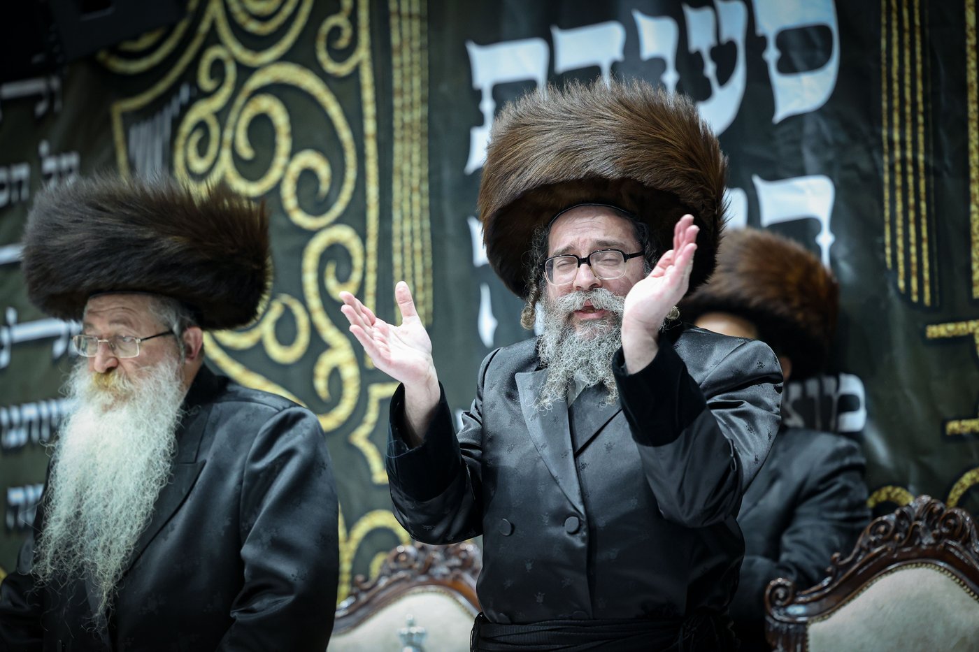 סעודת הודאה מוצ"ש נחמו בחצה"ק סקולען ירושלים