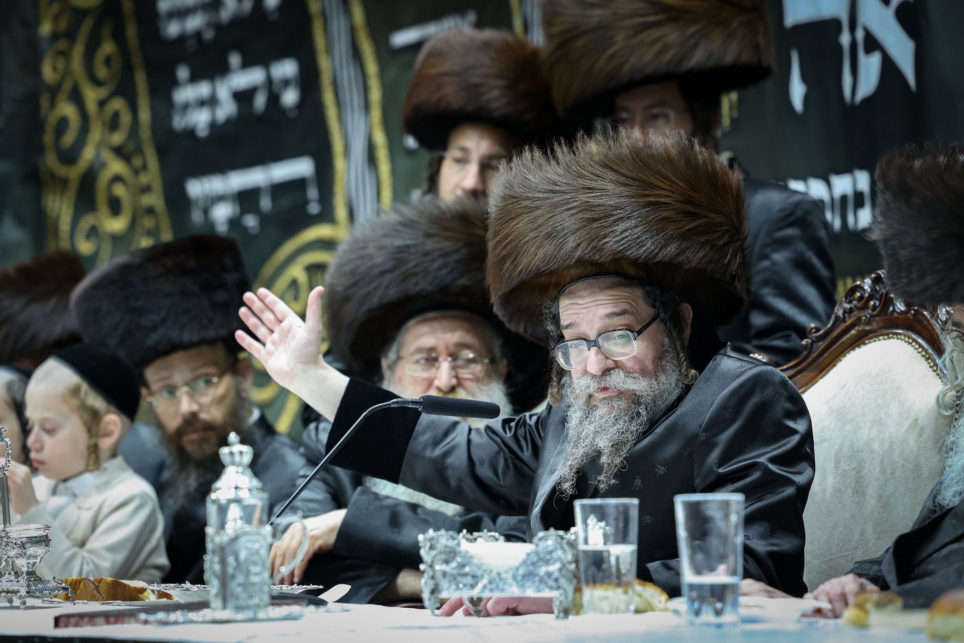 סעודת הודאה מוצ"ש נחמו בחצה"ק סקולען ירושלים