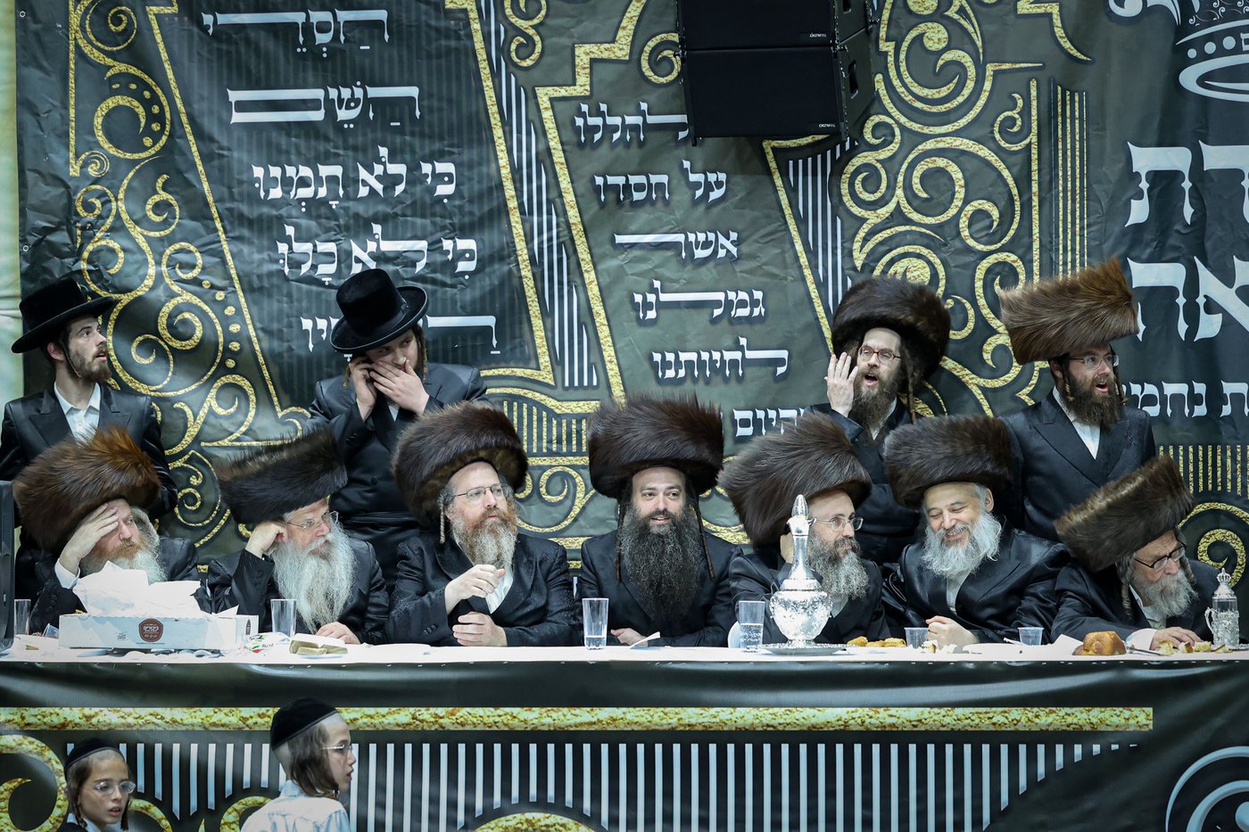 סעודת הודאה מוצ"ש נחמו בחצה"ק סקולען ירושלים