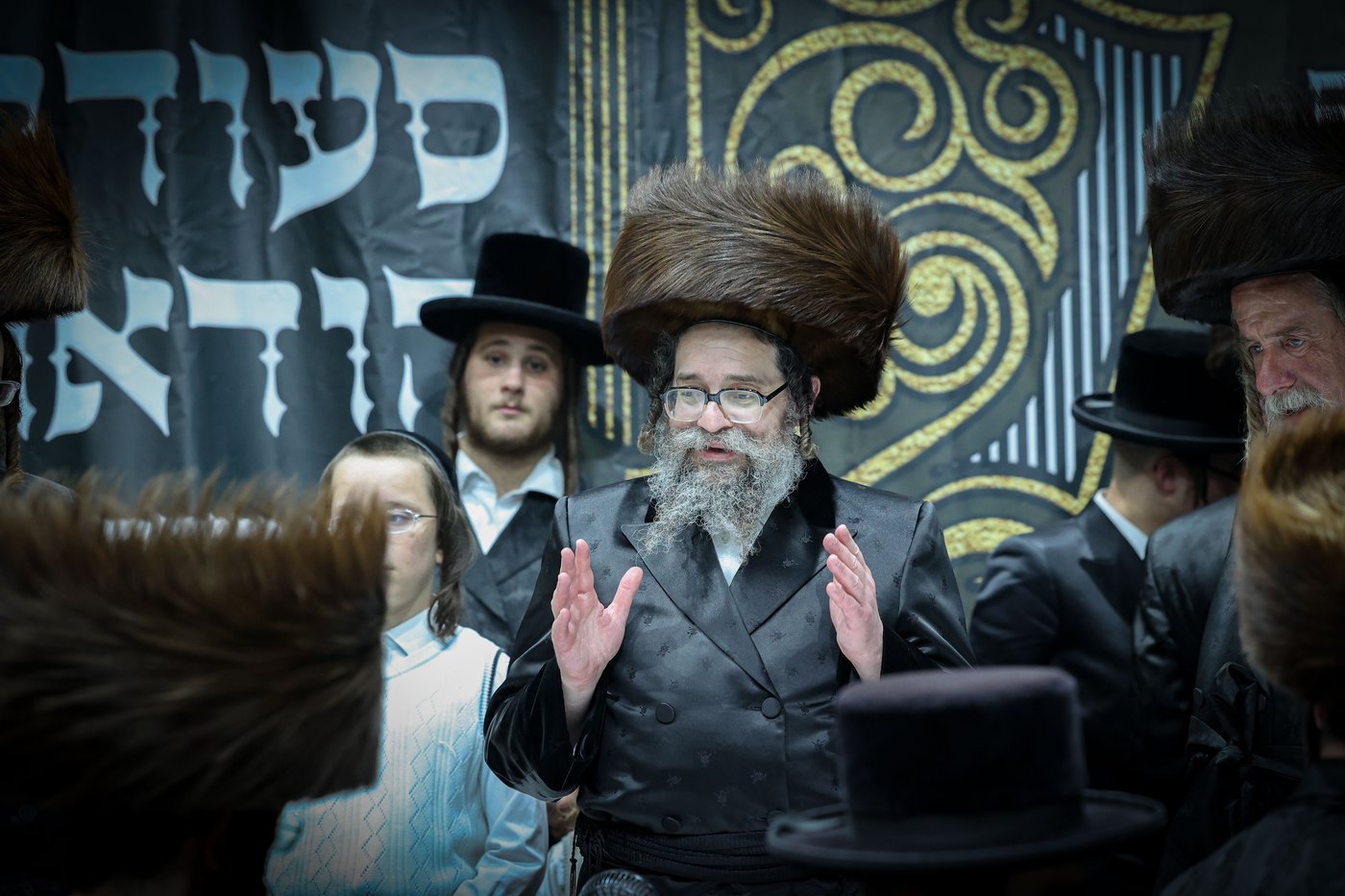 סעודת הודאה מוצ"ש נחמו בחצה"ק סקולען ירושלים