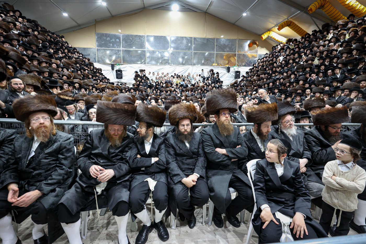 סעודת הודאה מוצ"ש נחמו בחצה"ק סקולען ירושלים