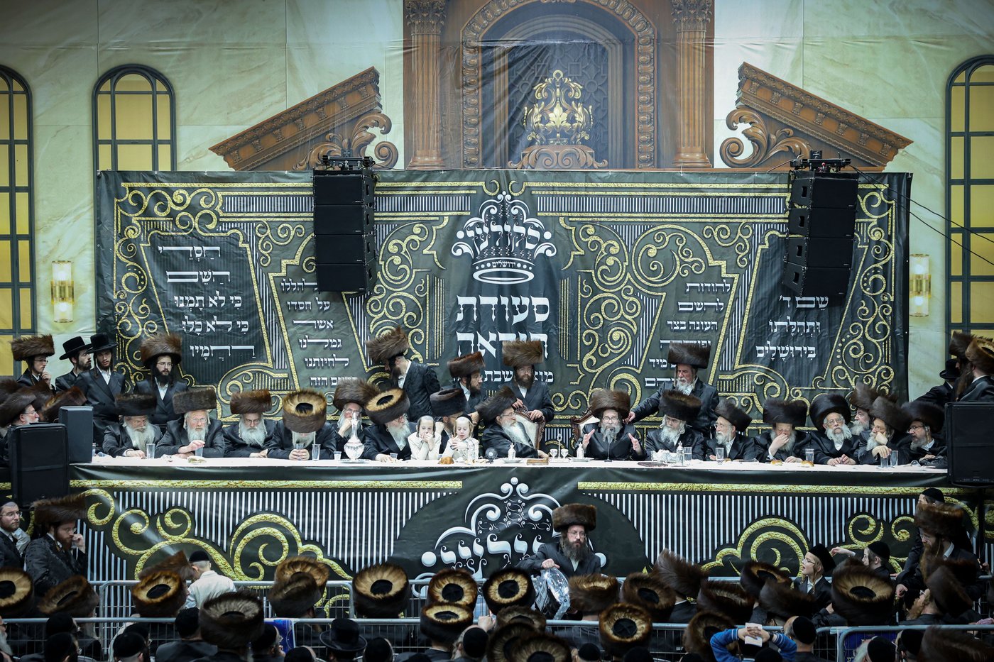 סעודת הודאה מוצ"ש נחמו בחצה"ק סקולען ירושלים
