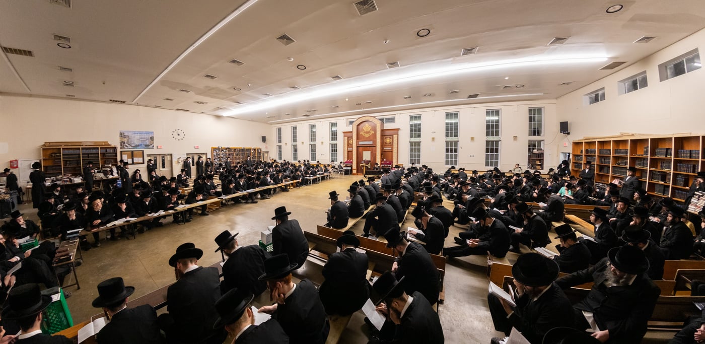 תשעה באב אצל האדמו"ר מבאבוב 45
