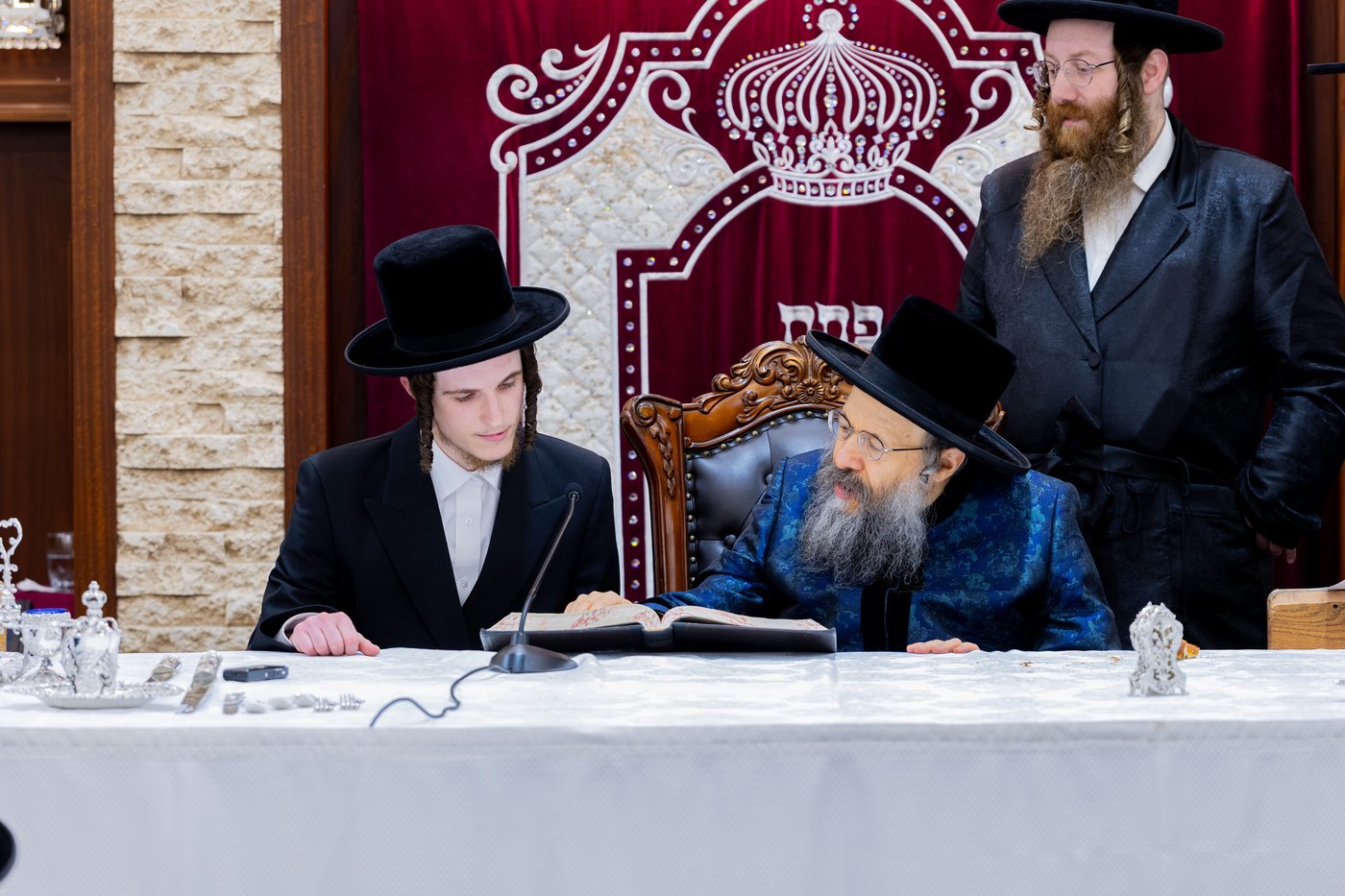תשעה באב אצל האדמו"ר מבאבוב 45