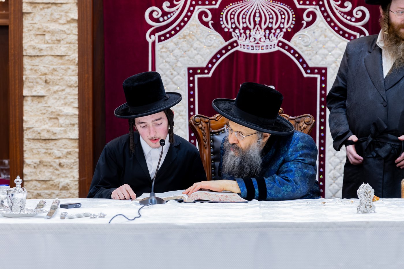 תשעה באב אצל האדמו"ר מבאבוב 45