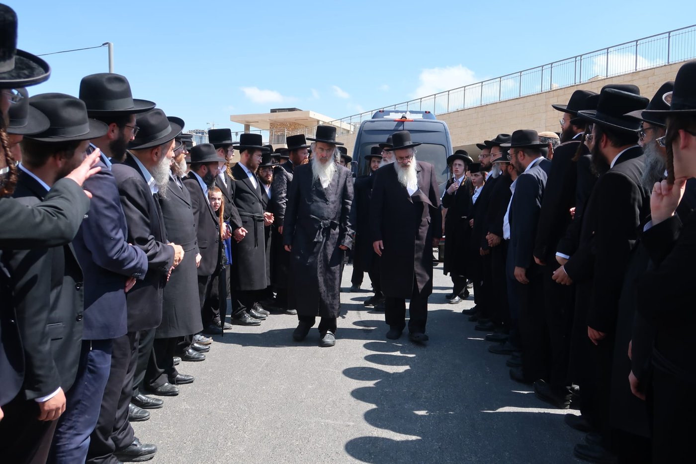 מסע הלוויית אביו של האדמו"ר מהארנסטייפל