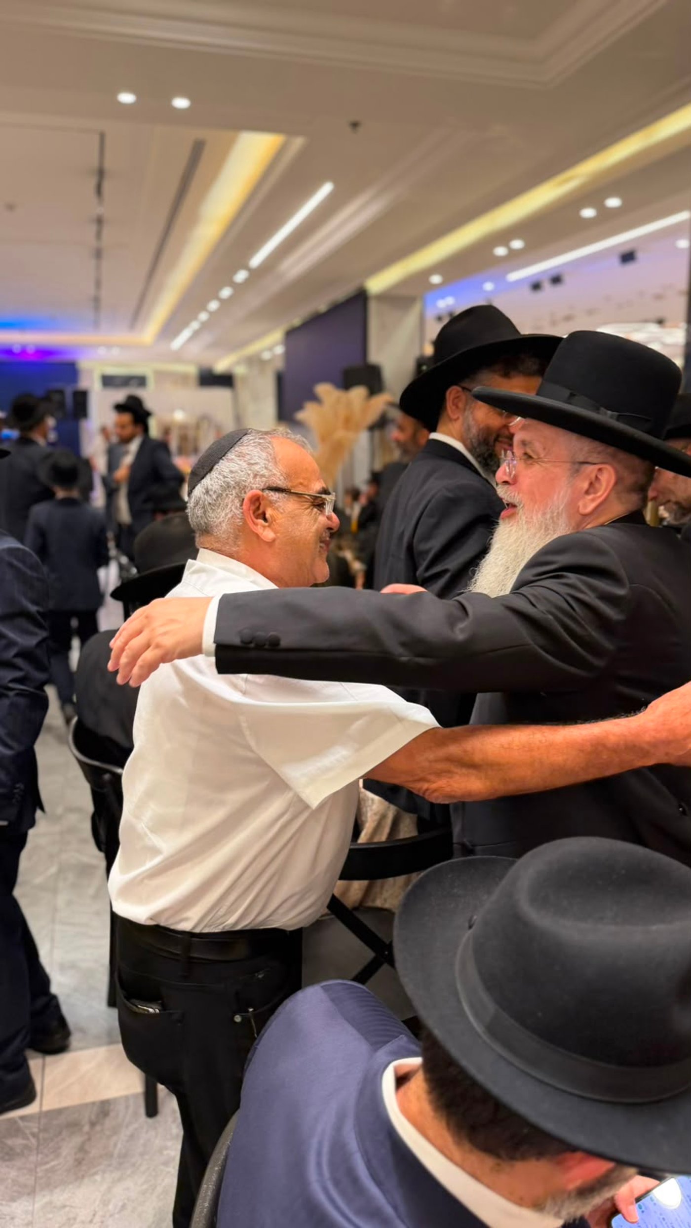 שמחת נישואי נכד הגר"נ בן שמעון