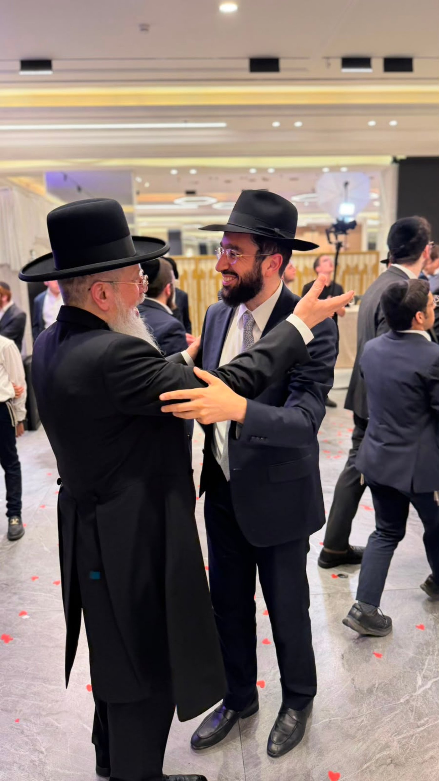 שמחת נישואי נכד הגר"נ בן שמעון