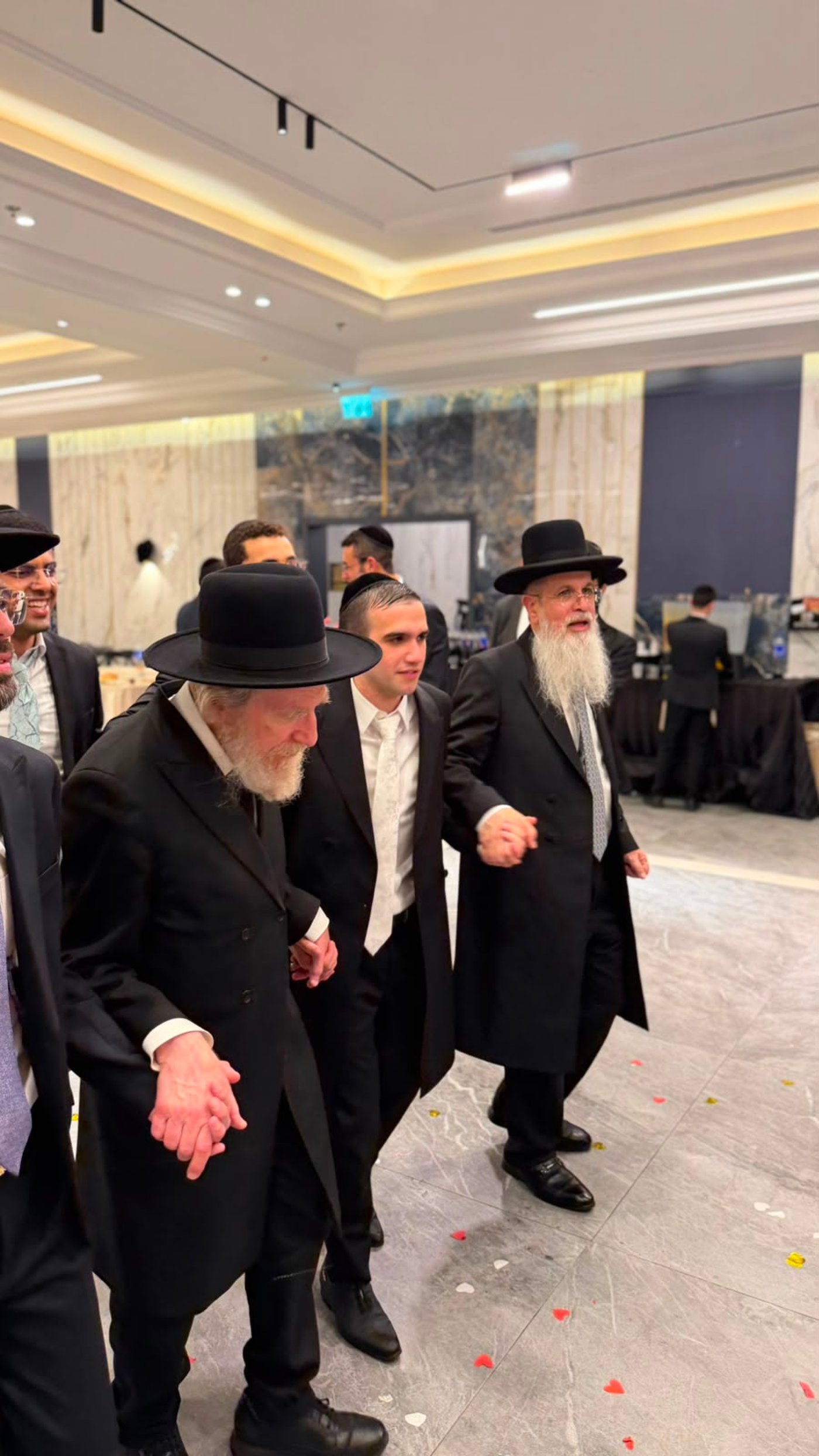 שמחת נישואי נכד הגר"נ בן שמעון