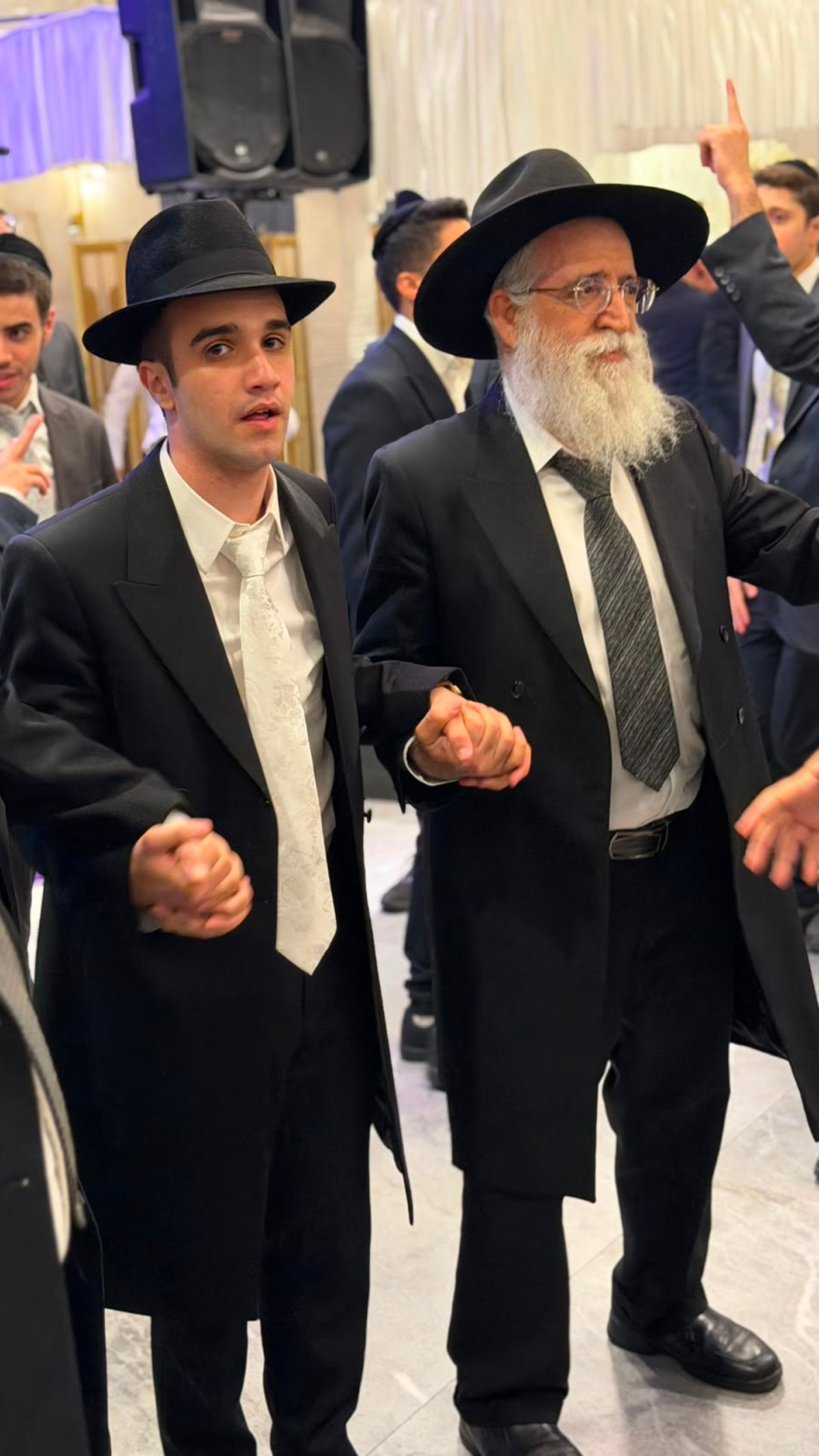 שמחת נישואי נכד הגר"נ בן שמעון